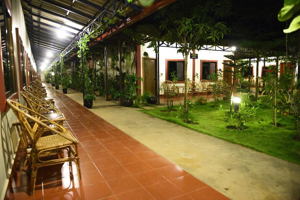 Zana Beach Guesthouse Sihanoukville Bagian luar foto