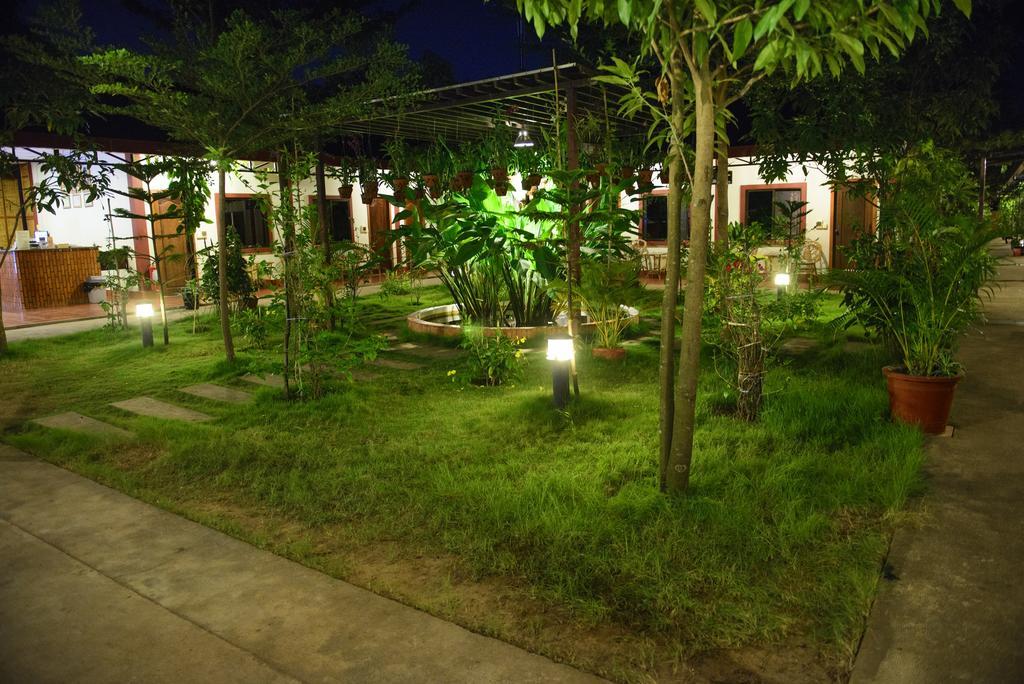 Zana Beach Guesthouse Sihanoukville Bagian luar foto