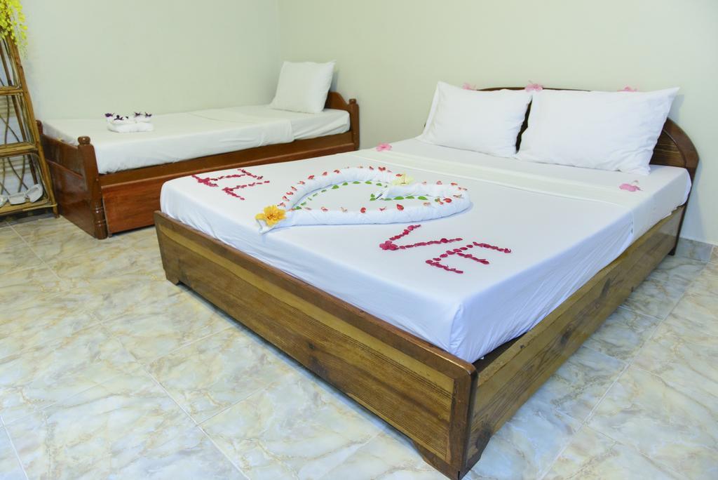 Zana Beach Guesthouse Sihanoukville Bagian luar foto