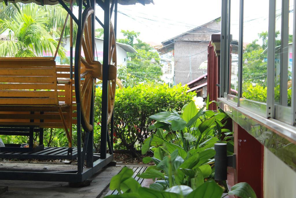 Zana Beach Guesthouse Sihanoukville Bagian luar foto