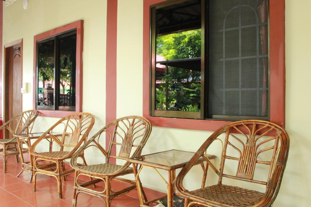 Zana Beach Guesthouse Sihanoukville Bagian luar foto