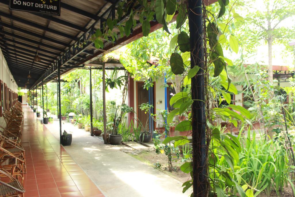 Zana Beach Guesthouse Sihanoukville Bagian luar foto