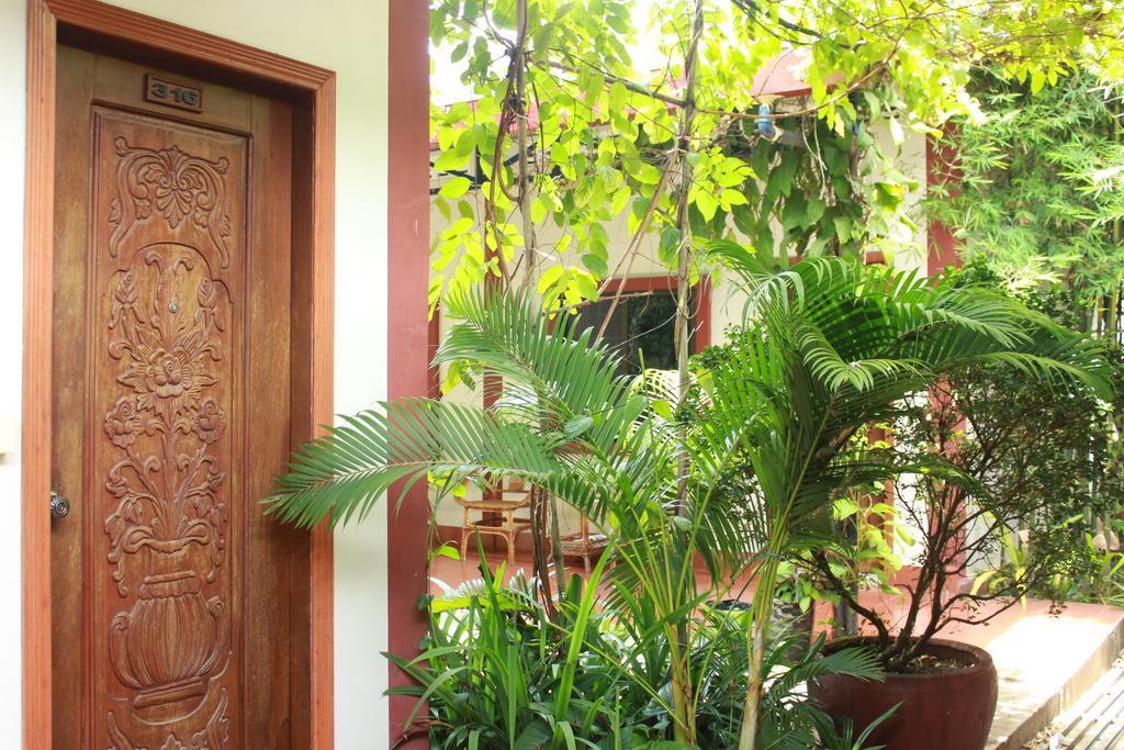 Zana Beach Guesthouse Sihanoukville Bagian luar foto