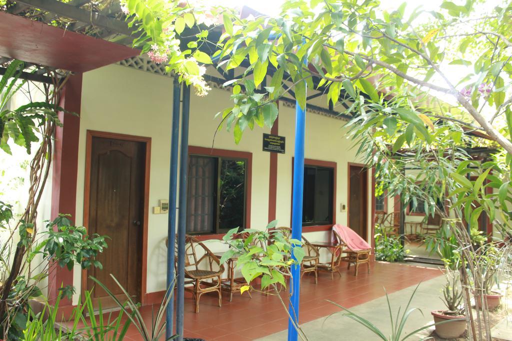 Zana Beach Guesthouse Sihanoukville Bagian luar foto