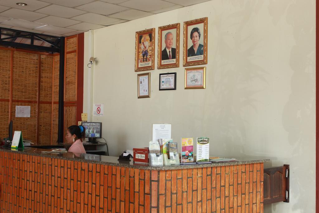 Zana Beach Guesthouse Sihanoukville Bagian luar foto