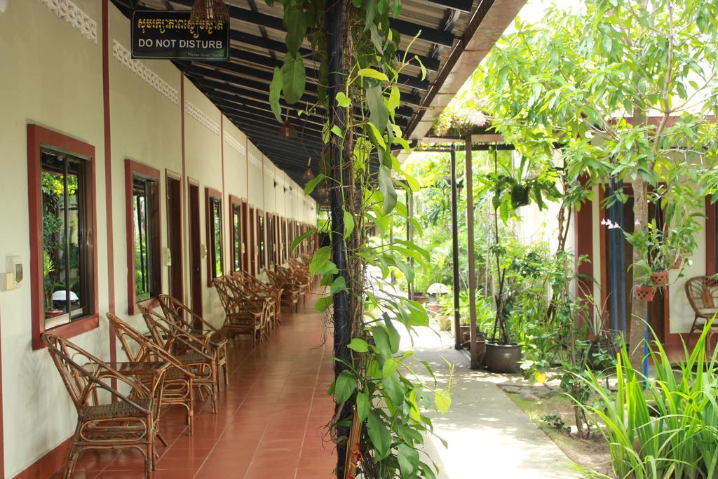 Zana Beach Guesthouse Sihanoukville Bagian luar foto