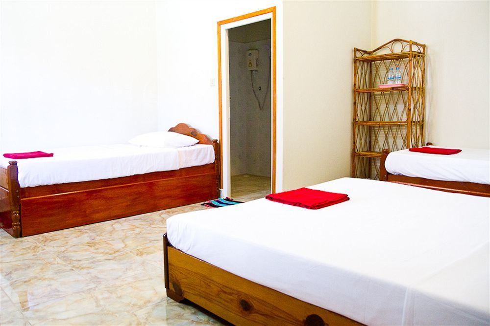 Zana Beach Guesthouse Sihanoukville Bagian luar foto