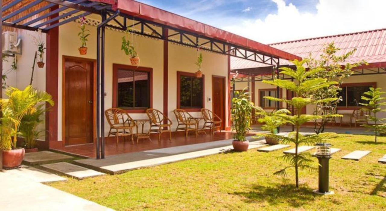 Zana Beach Guesthouse Sihanoukville Bagian luar foto